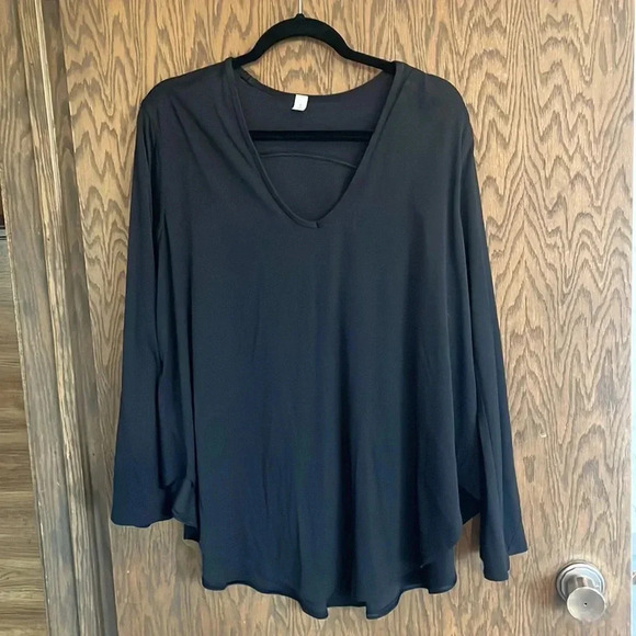 Blck‎ Lululemon Long Sleeve 8 - Picture 1 of 5